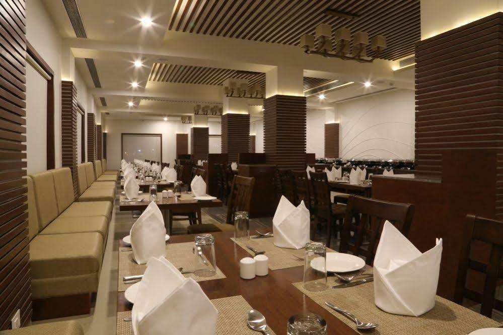 فندق ذا فيرن ريزدنسي Mundra المظهر الخارجي الصورة